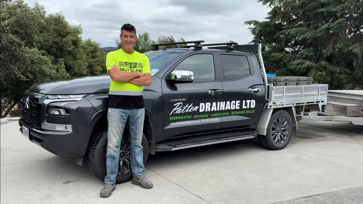 Digger and Earthworks